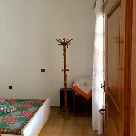Andrielos Moni (Naxos)