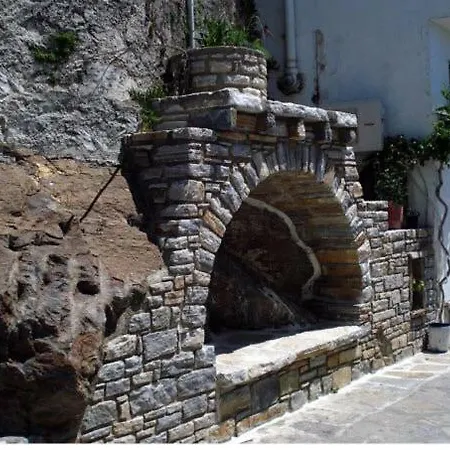 Vakantiehuis Andrielos Moni (Naxos)